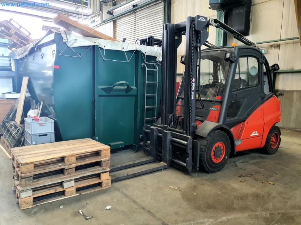 Likwidacja magazynu firmy usługowej, pojazdy, wyposażenie magazynu-5