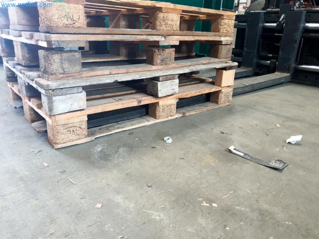 Likwidacja magazynu firmy usługowej, pojazdy, wyposażenie magazynu-8