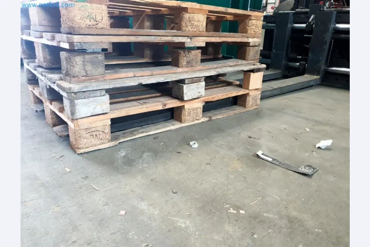 Liquidación de almacén de una empresa de servicios, vehículos, equipos de almacén-8