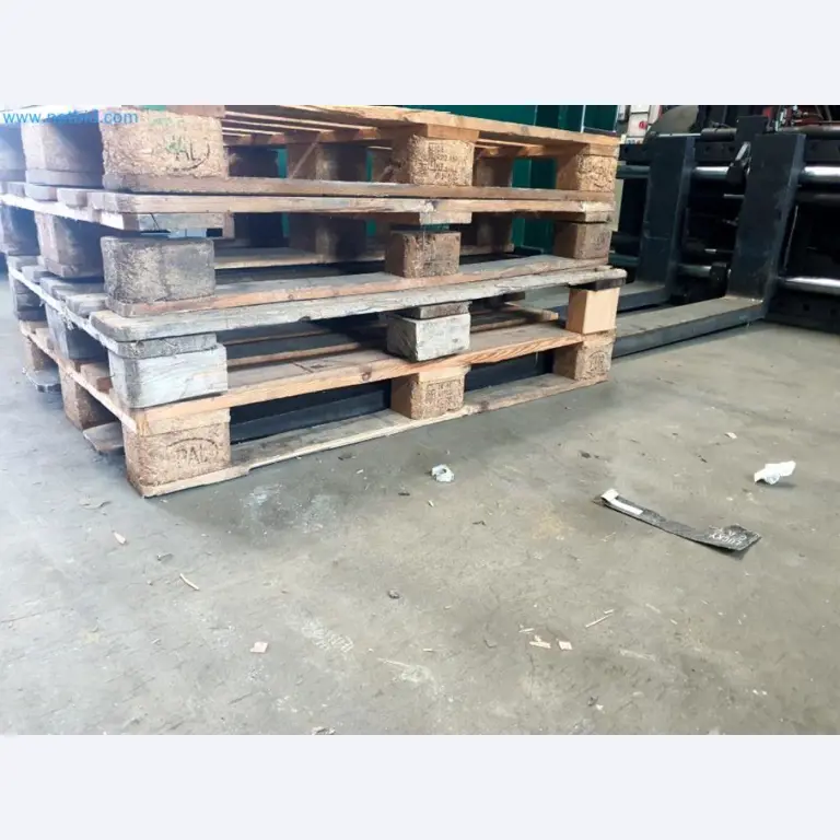 Liquidación de almacén de una empresa de servicios, vehículos, equipos de almacén-8