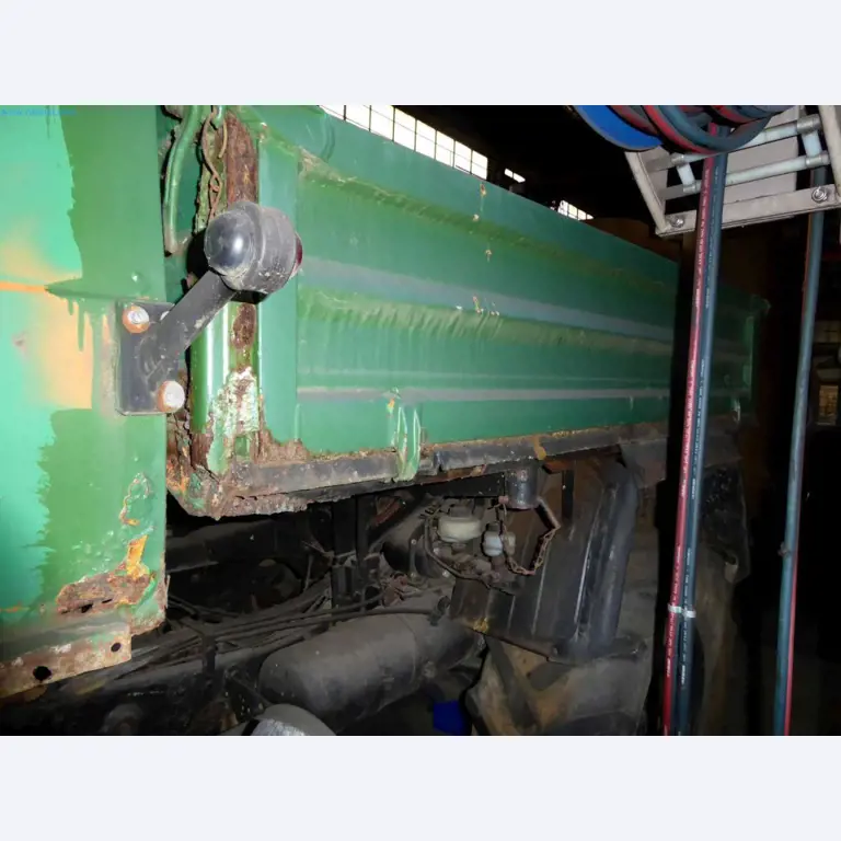 Magazijnliquidatie van een dienstverlenend bedrijf, voertuigen, magazijnuitrusting-11