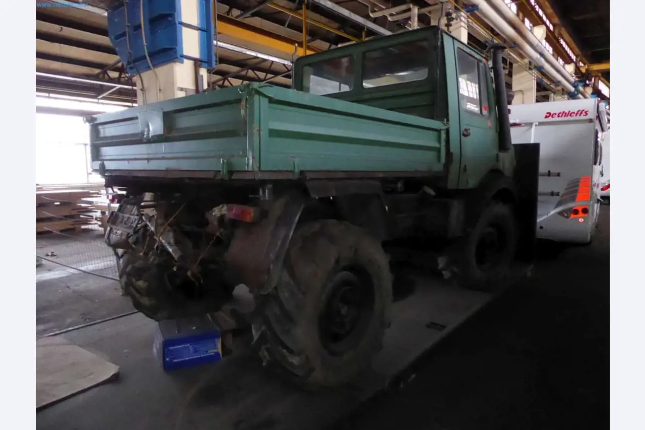 Magazijnliquidatie van een dienstverlenend bedrijf, voertuigen, magazijnuitrusting-13