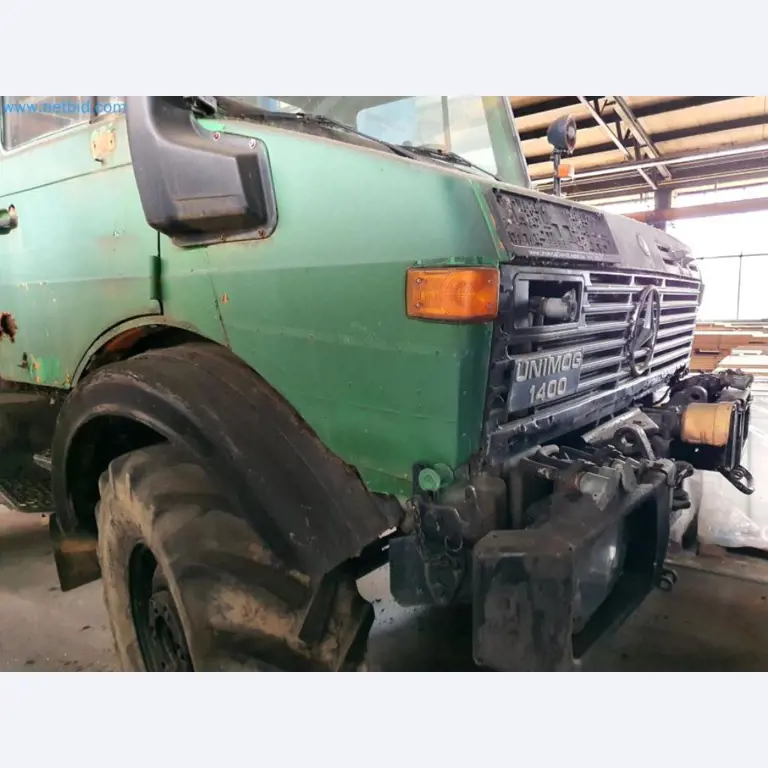 Magazijnliquidatie van een dienstverlenend bedrijf, voertuigen, magazijnuitrusting-17