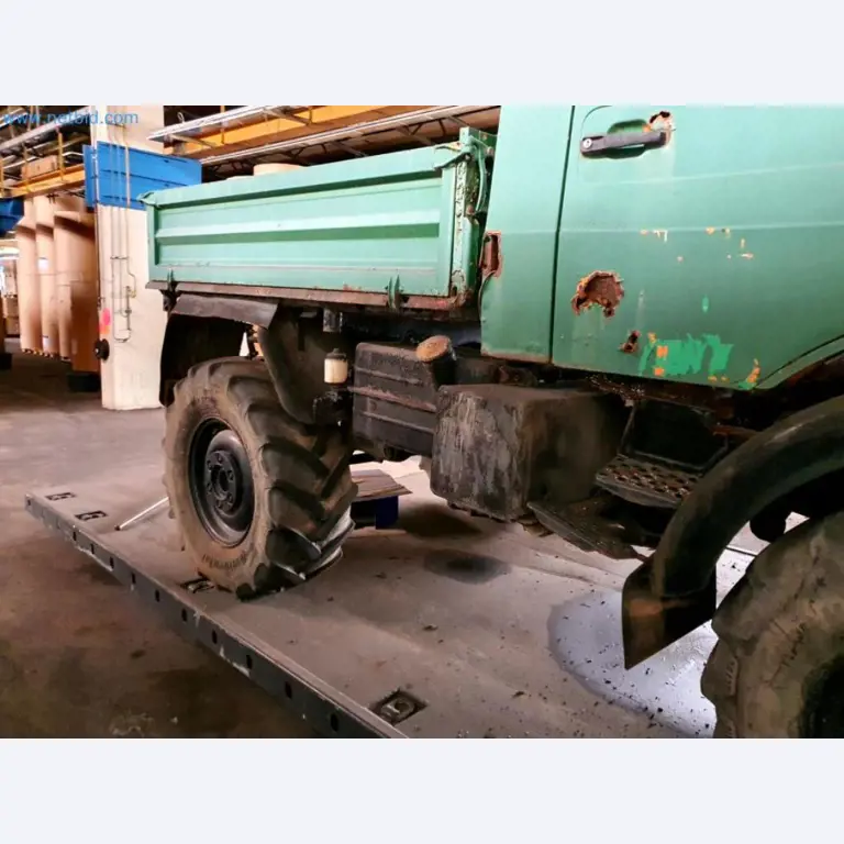 Magazijnliquidatie van een dienstverlenend bedrijf, voertuigen, magazijnuitrusting-19