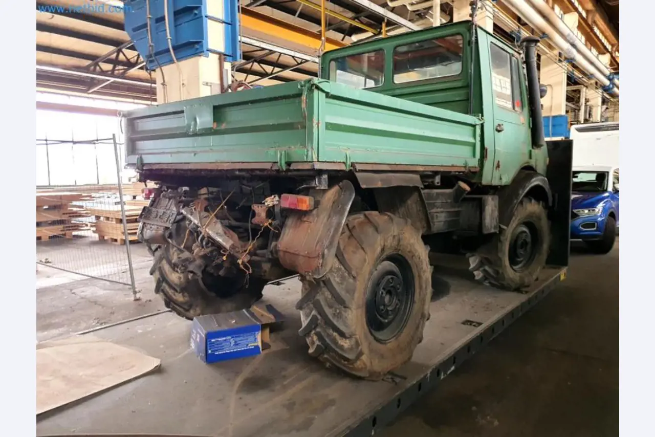 Magazijnliquidatie van een dienstverlenend bedrijf, voertuigen, magazijnuitrusting-20