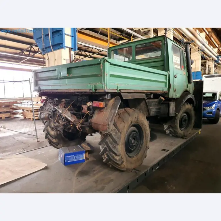 Magazijnliquidatie van een dienstverlenend bedrijf, voertuigen, magazijnuitrusting-20