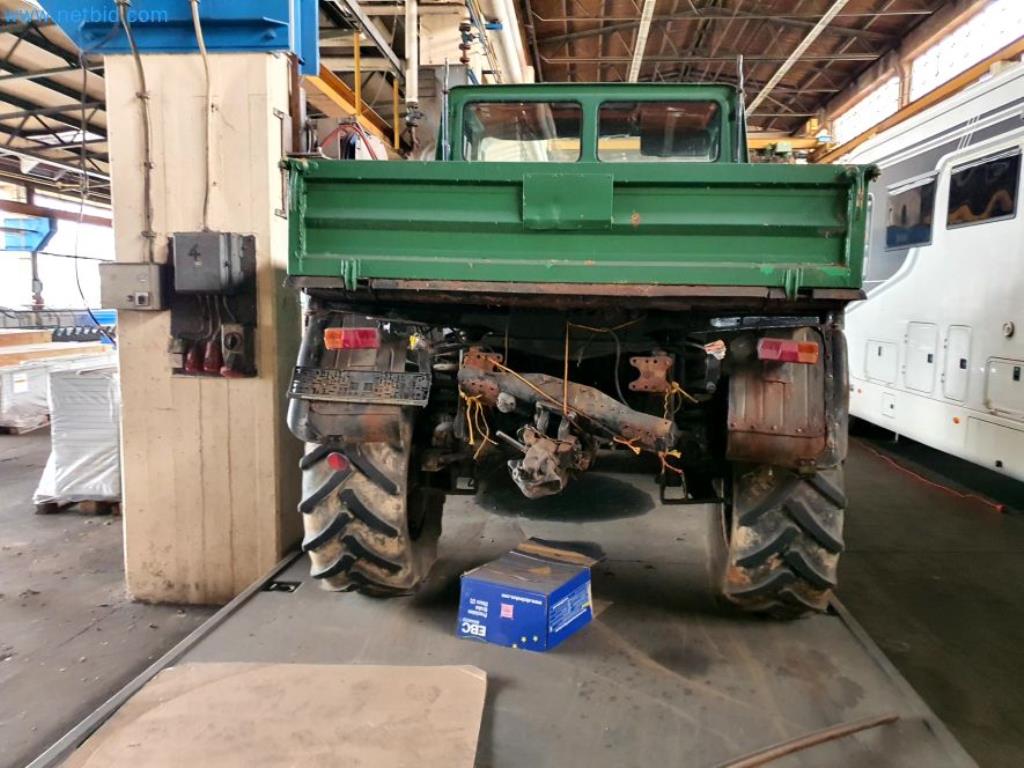 Liquidación de almacén de una empresa de servicios, vehículos, equipos de almacén-21