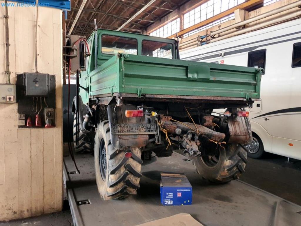 Liquidación de almacén de una empresa de servicios, vehículos, equipos de almacén-22