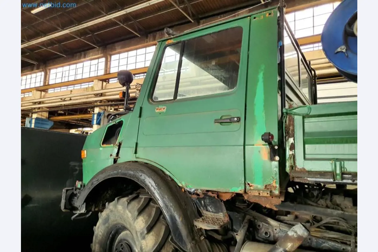 Magazijnliquidatie van een dienstverlenend bedrijf, voertuigen, magazijnuitrusting-23