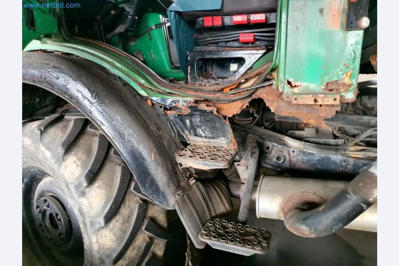 Magazijnliquidatie van een dienstverlenend bedrijf, voertuigen, magazijnuitrusting-24