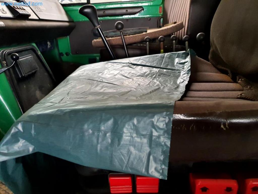 Liquidación de almacén de una empresa de servicios, vehículos, equipos de almacén-25