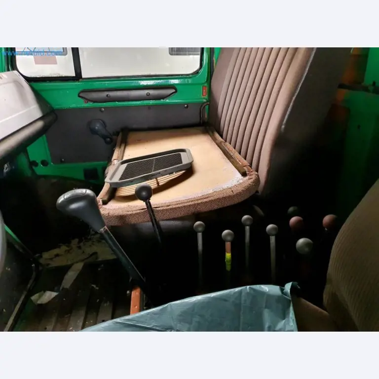 Magazijnliquidatie van een dienstverlenend bedrijf, voertuigen, magazijnuitrusting-26