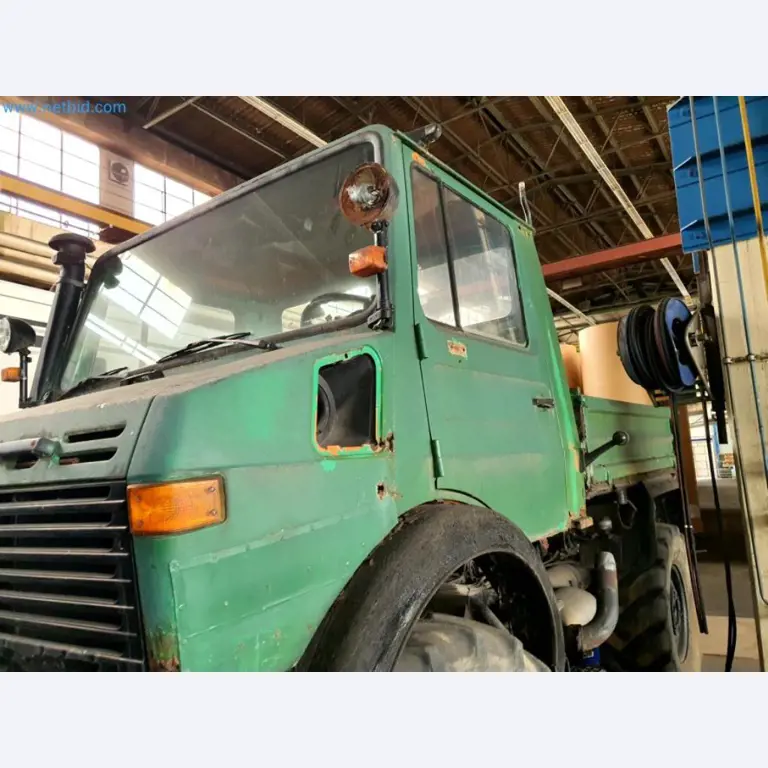 Magazijnliquidatie van een dienstverlenend bedrijf, voertuigen, magazijnuitrusting-32