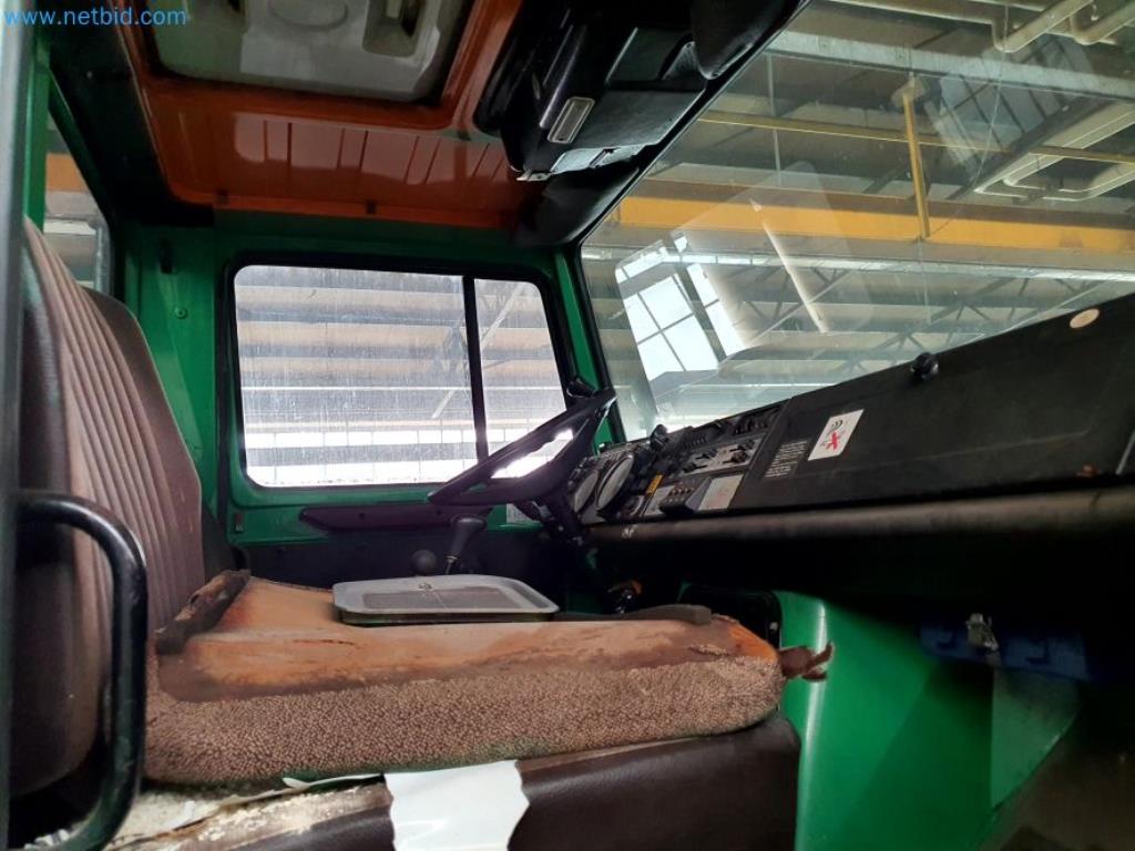 Liquidación de almacén de una empresa de servicios, vehículos, equipos de almacén-33