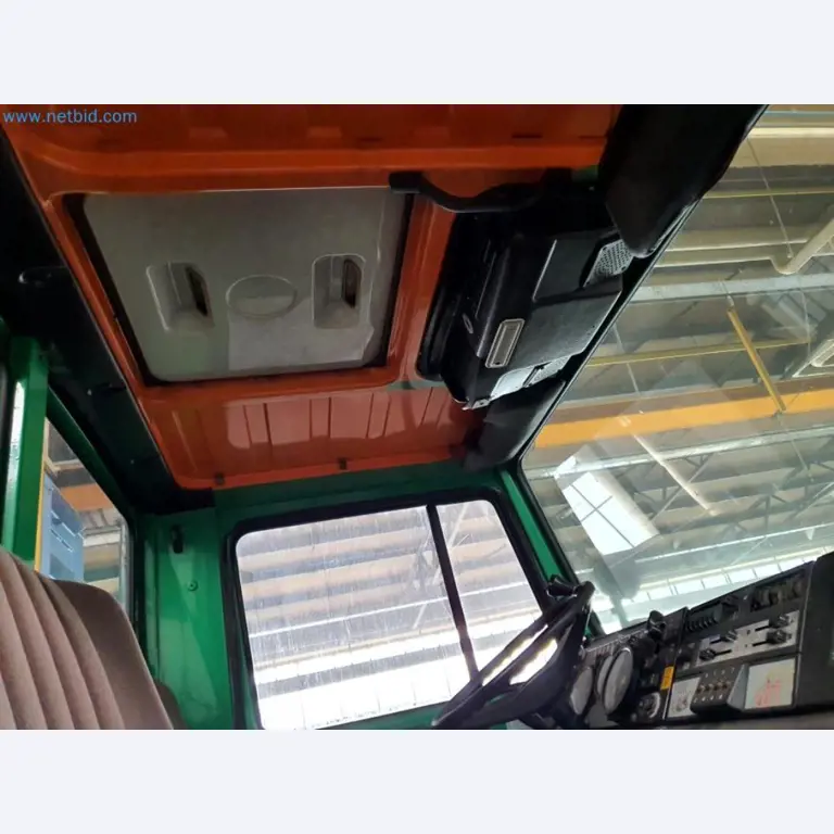 Magazijnliquidatie van een dienstverlenend bedrijf, voertuigen, magazijnuitrusting-35