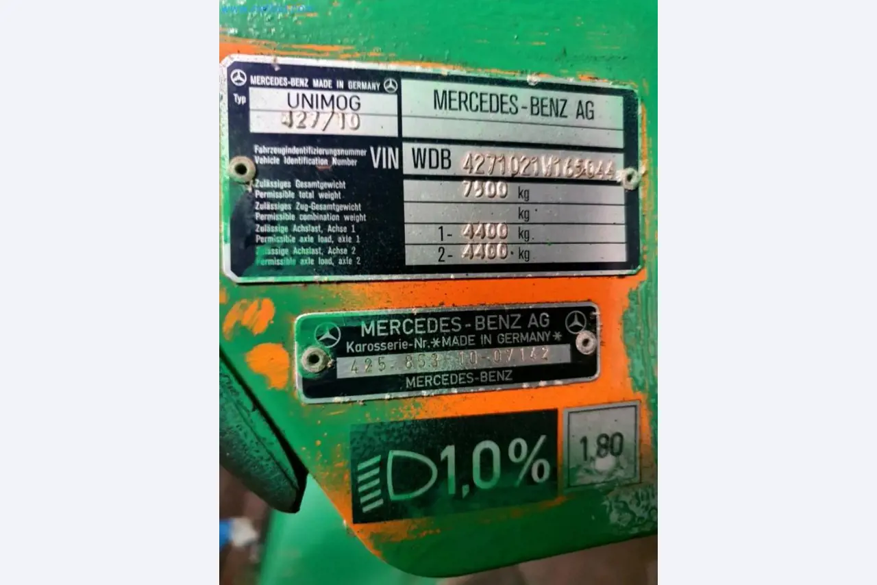 Magazijnliquidatie van een dienstverlenend bedrijf, voertuigen, magazijnuitrusting-36