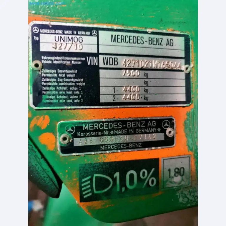 Magazijnliquidatie van een dienstverlenend bedrijf, voertuigen, magazijnuitrusting-36