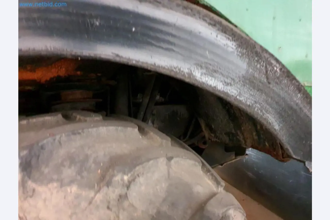 Magazijnliquidatie van een dienstverlenend bedrijf, voertuigen, magazijnuitrusting-37