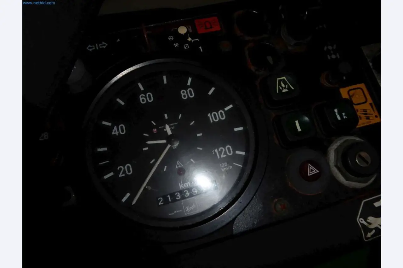 Magazijnliquidatie van een dienstverlenend bedrijf, voertuigen, magazijnuitrusting-8