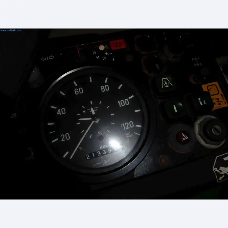 Magazijnliquidatie van een dienstverlenend bedrijf, voertuigen, magazijnuitrusting-8