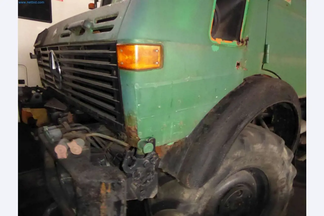 Magazijnliquidatie van een dienstverlenend bedrijf, voertuigen, magazijnuitrusting-9