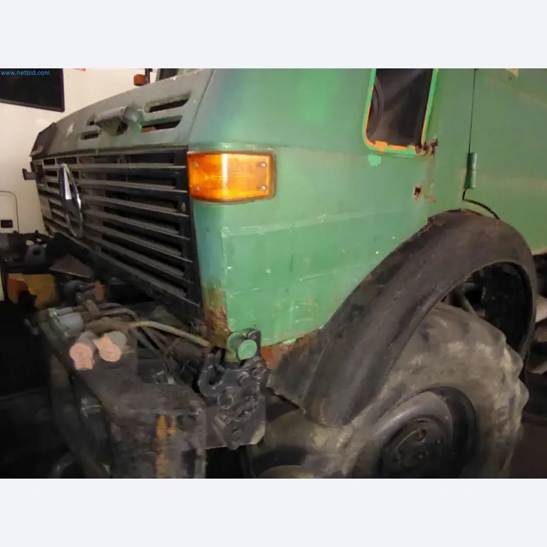 Magazijnliquidatie van een dienstverlenend bedrijf, voertuigen, magazijnuitrusting-9