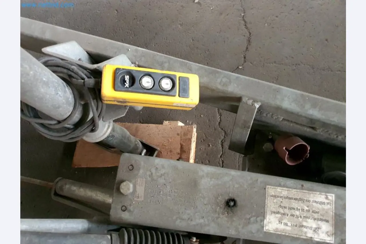 Lagerauflösung eines Dienstleistungsbetriebes, Fahrzeuge, Lagereinrichtung-10