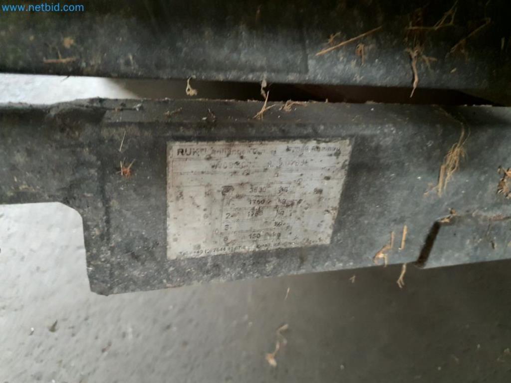 Likwidacja magazynu firmy usługowej, pojazdy, wyposażenie magazynu-12