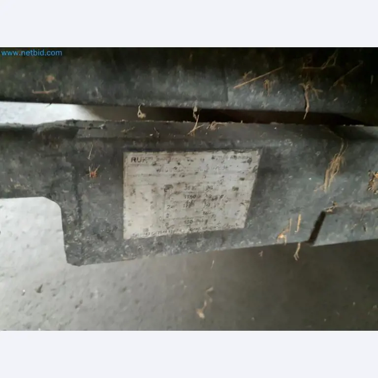 Lagerauflösung eines Dienstleistungsbetriebes, Fahrzeuge, Lagereinrichtung-12