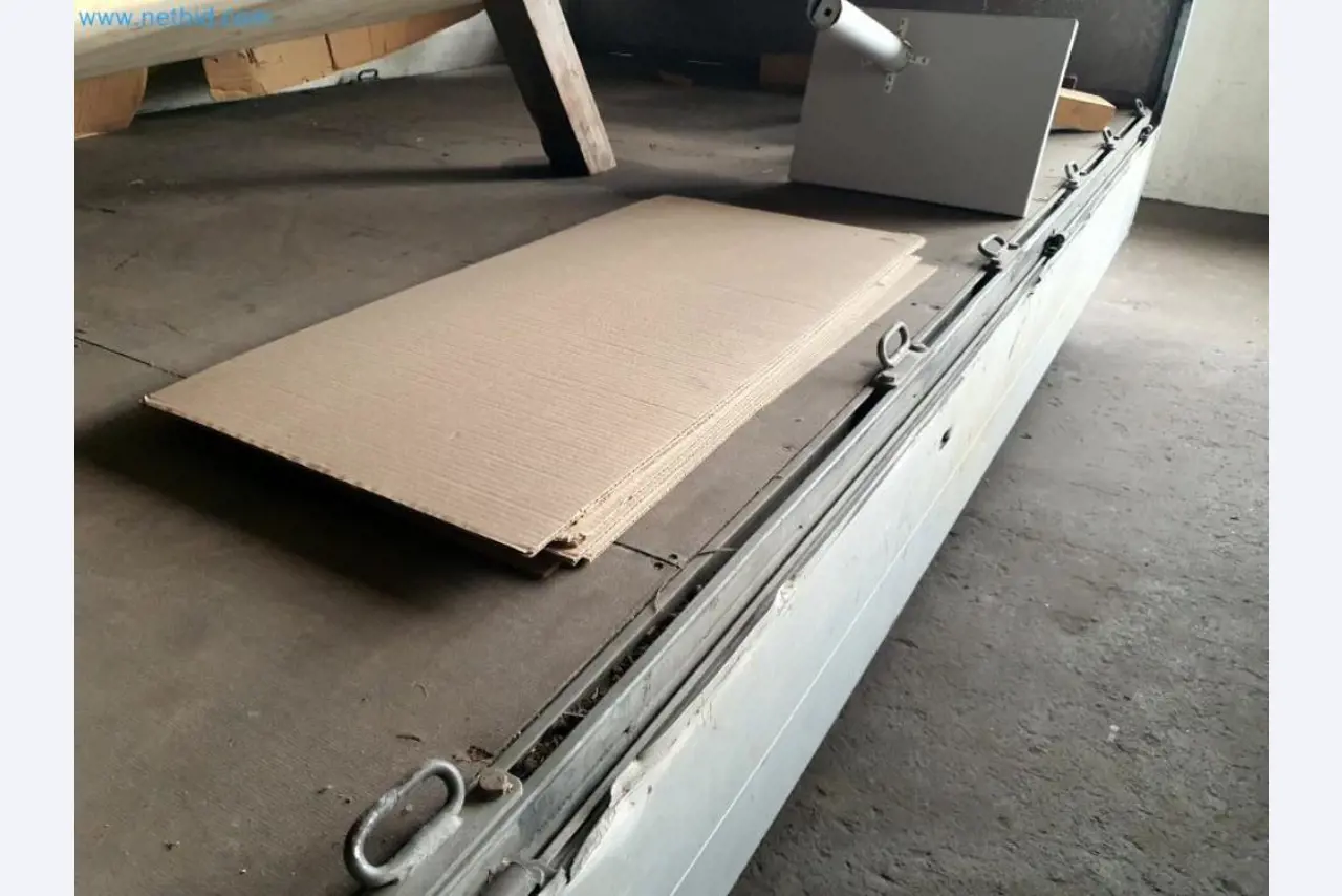 Lagerauflösung eines Dienstleistungsbetriebes, Fahrzeuge, Lagereinrichtung-16