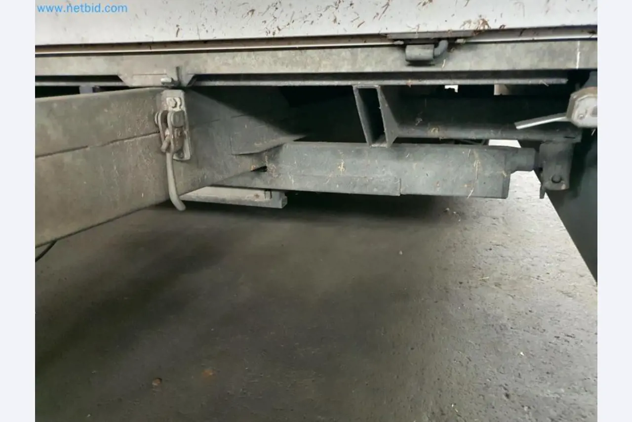 Lagerauflösung eines Dienstleistungsbetriebes, Fahrzeuge, Lagereinrichtung-18