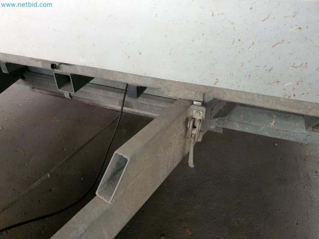 Likwidacja magazynu firmy usługowej, pojazdy, wyposażenie magazynu-19