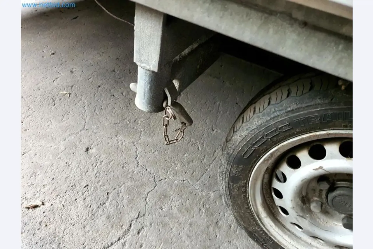 Lagerauflösung eines Dienstleistungsbetriebes, Fahrzeuge, Lagereinrichtung-21