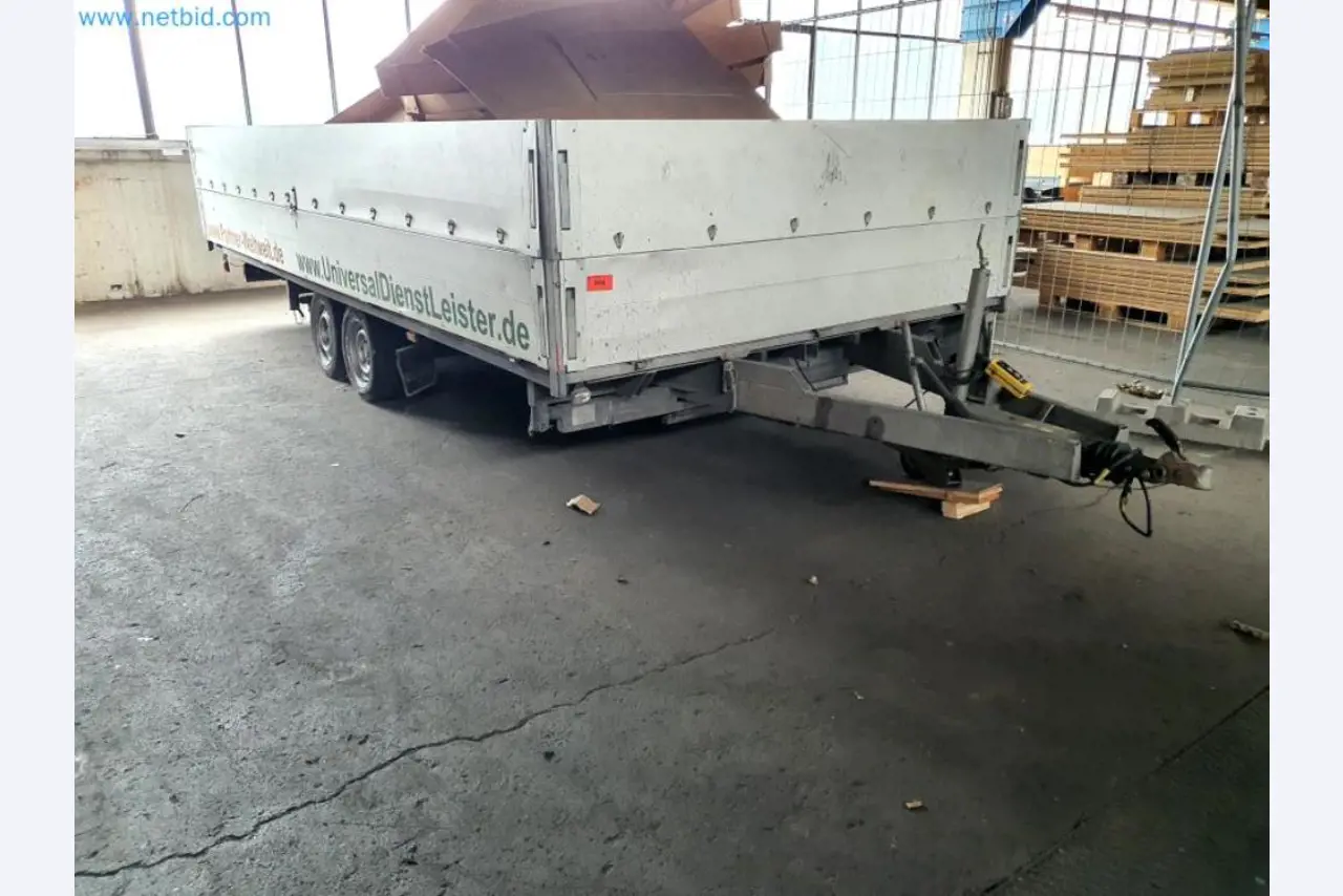 Lagerauflösung eines Dienstleistungsbetriebes, Fahrzeuge, Lagereinrichtung-1