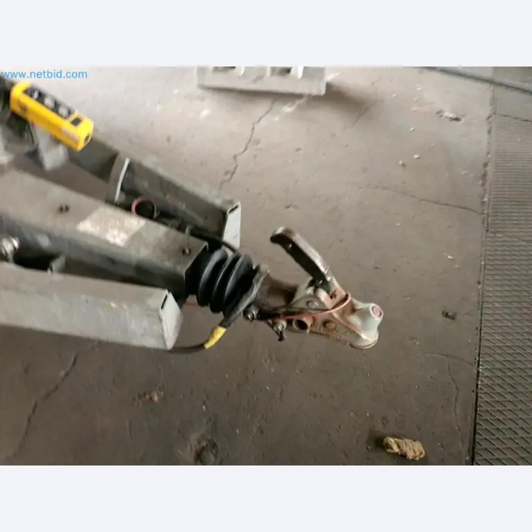 Lagerauflösung eines Dienstleistungsbetriebes, Fahrzeuge, Lagereinrichtung-9