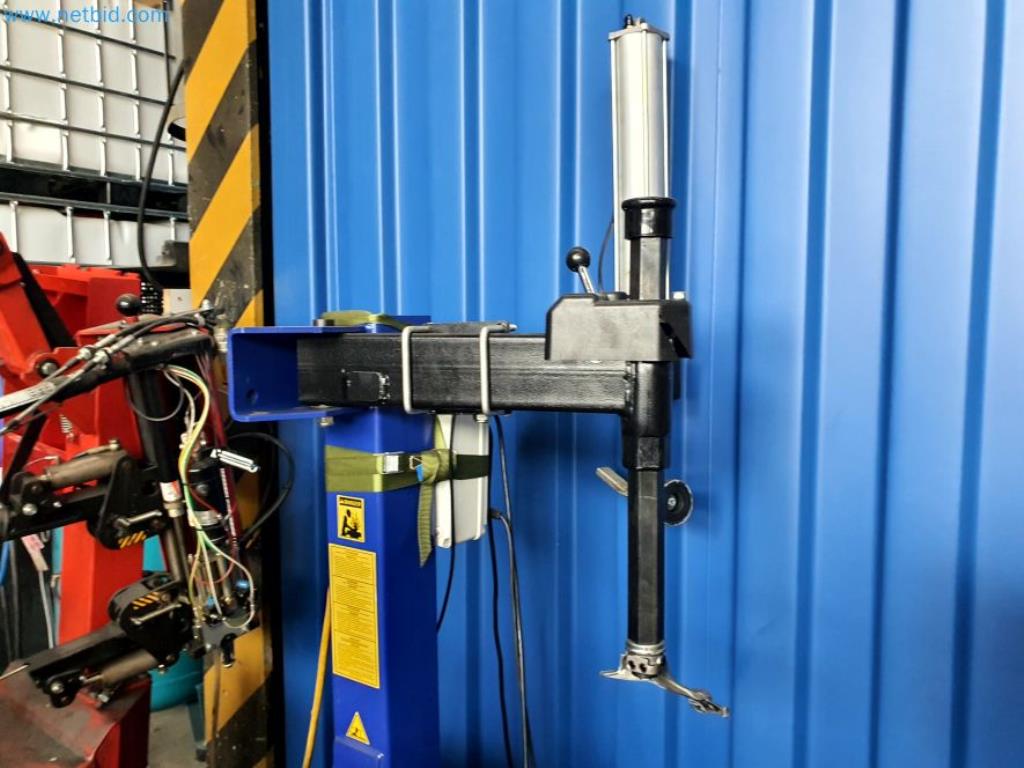 Liquidación de almacén de una empresa de servicios, vehículos, equipos de almacén-9