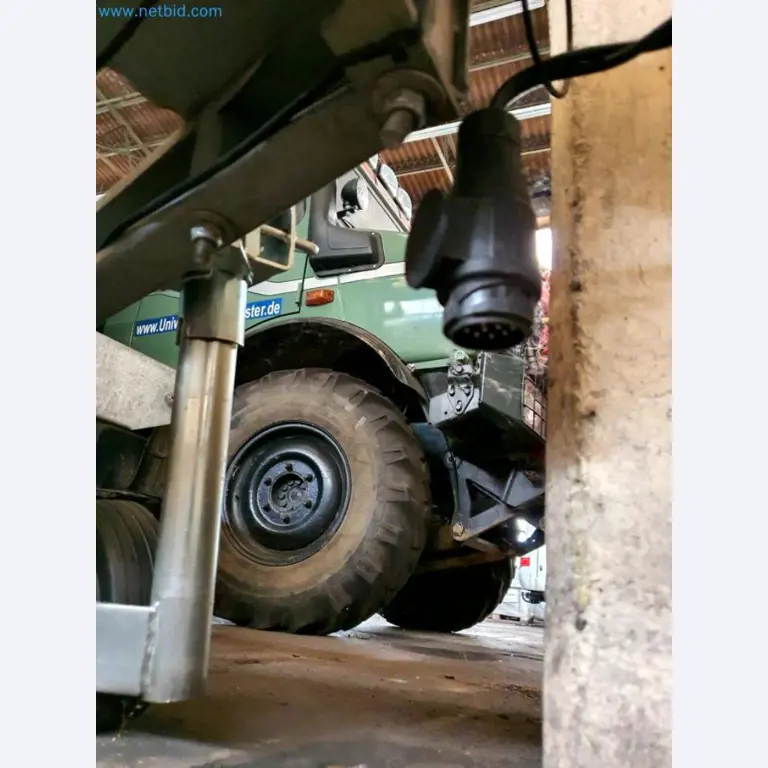 Magazijnliquidatie van een dienstverlenend bedrijf, voertuigen, magazijnuitrusting-10