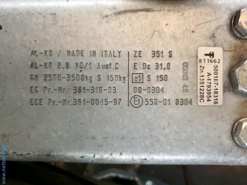 Likwidacja magazynu firmy usługowej, pojazdy, wyposażenie magazynu-11