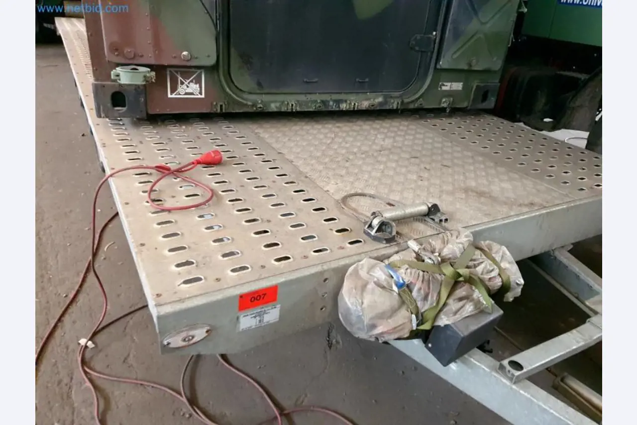 Magazijnliquidatie van een dienstverlenend bedrijf, voertuigen, magazijnuitrusting-15