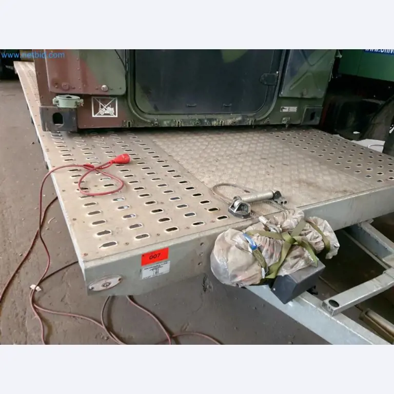 Magazijnliquidatie van een dienstverlenend bedrijf, voertuigen, magazijnuitrusting-15