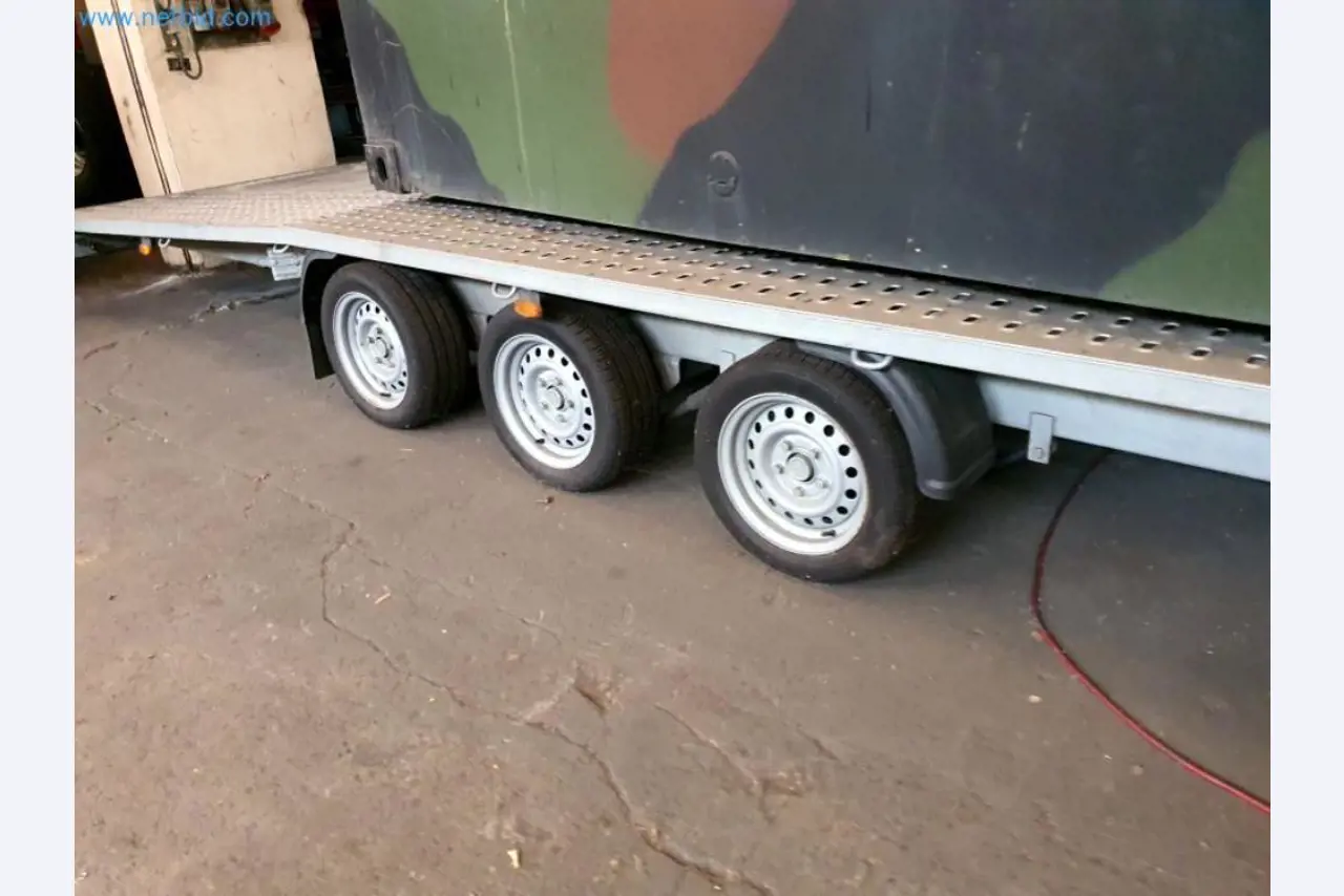 Magazijnliquidatie van een dienstverlenend bedrijf, voertuigen, magazijnuitrusting-16