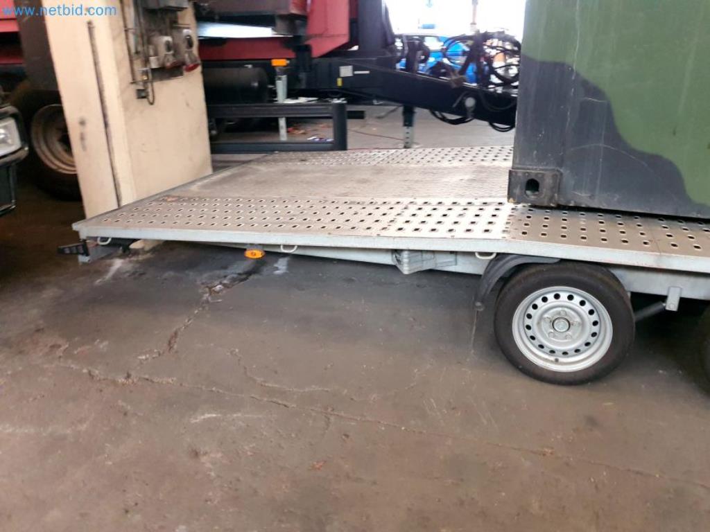 Likwidacja magazynu firmy usługowej, pojazdy, wyposażenie magazynu-17