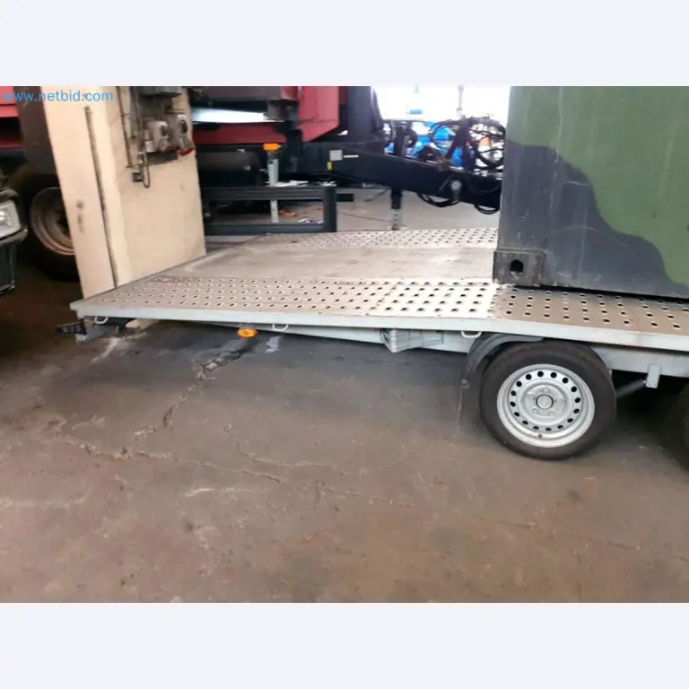 Magazijnliquidatie van een dienstverlenend bedrijf, voertuigen, magazijnuitrusting-17