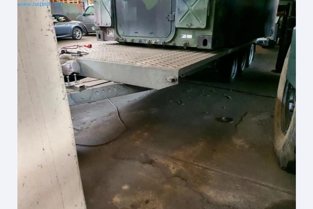 Magazijnliquidatie van een dienstverlenend bedrijf, voertuigen, magazijnuitrusting-19