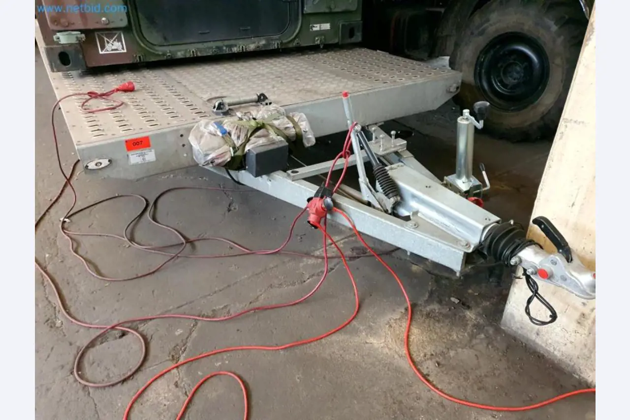 Magazijnliquidatie van een dienstverlenend bedrijf, voertuigen, magazijnuitrusting-8