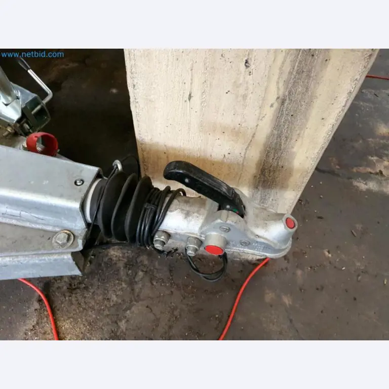 Magazijnliquidatie van een dienstverlenend bedrijf, voertuigen, magazijnuitrusting-9