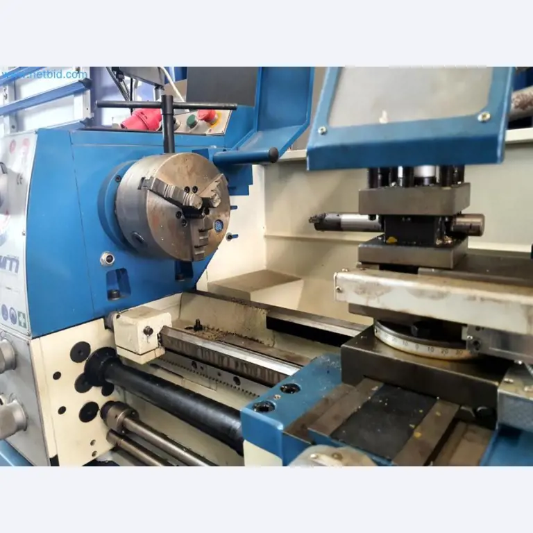 Liquidación de almacén de una empresa de servicios, vehículos, equipos de almacén-17