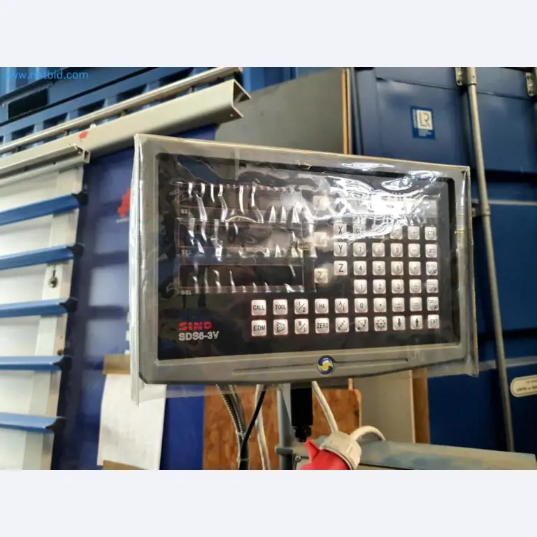 Liquidación de almacén de una empresa de servicios, vehículos, equipos de almacén-9