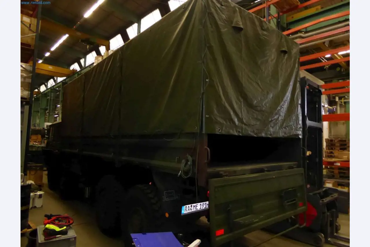 Lagerauflösung eines Dienstleistungsbetriebes, Fahrzeuge, Lagereinrichtung-11