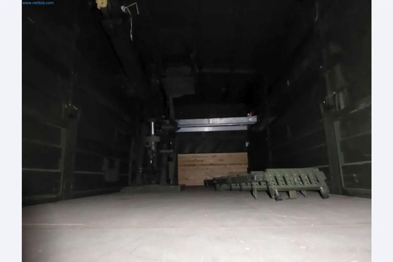 Lagerauflösung eines Dienstleistungsbetriebes, Fahrzeuge, Lagereinrichtung-12